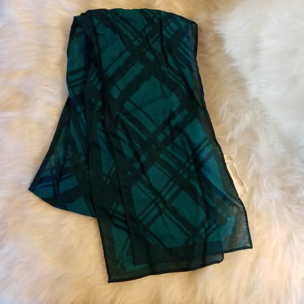 Thirty one scarf